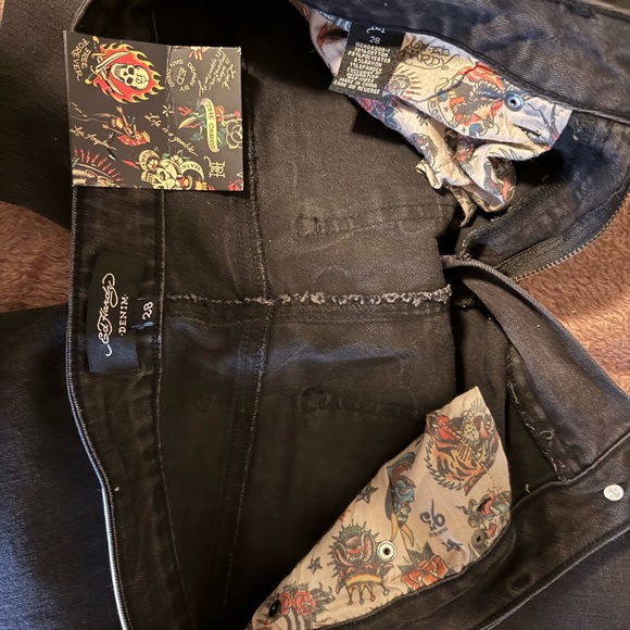 Ed Hardy Black Flare Jeans with Bold Tattoo-Inspired Design - Picture 4 of 5